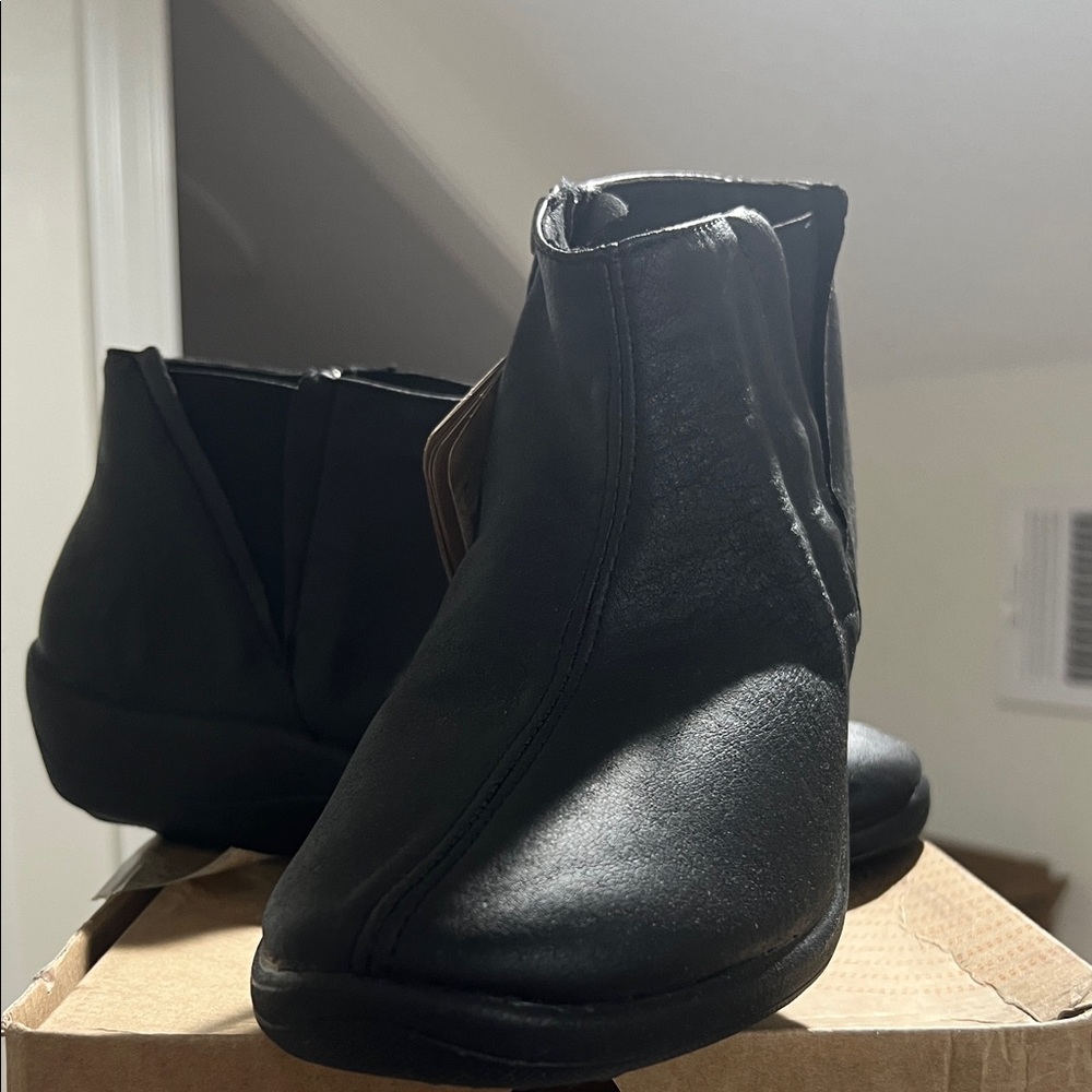 Arcopedico Black Ankle Booties